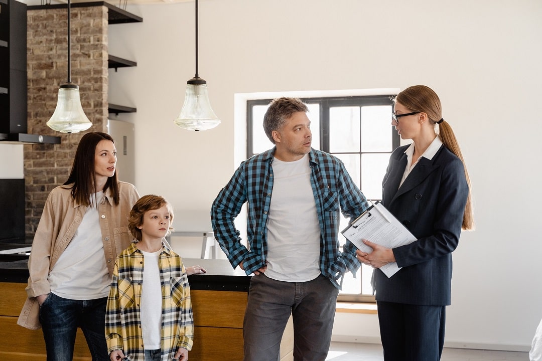 Business Woman discussing with family members