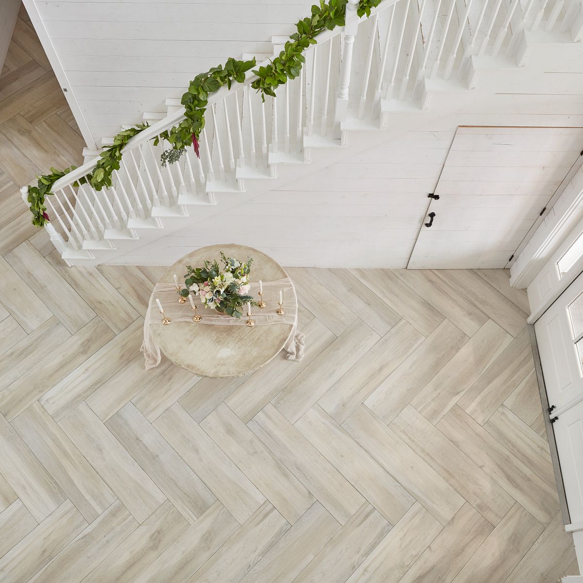 Aequa Tile with table on the top and white stairs