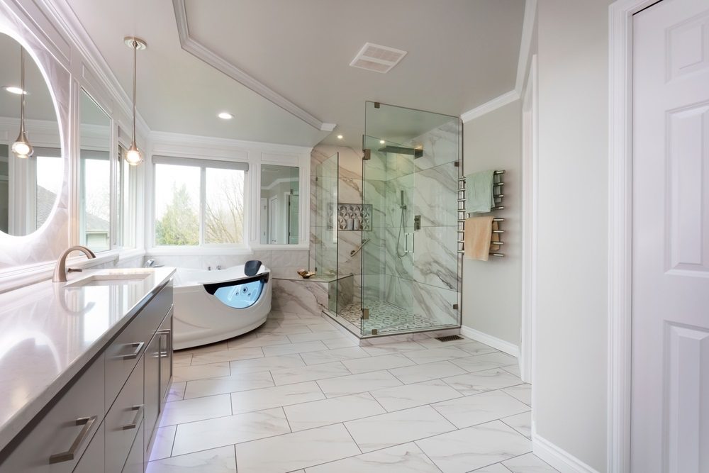 Walk-in shower remodel ideas in 2024 featuring modern designs, luxury features, and space-saving solutions.