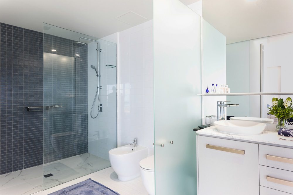 Walk-in shower remodel ideas in 2024 featuring modern designs, luxury features, and space-saving solutions.