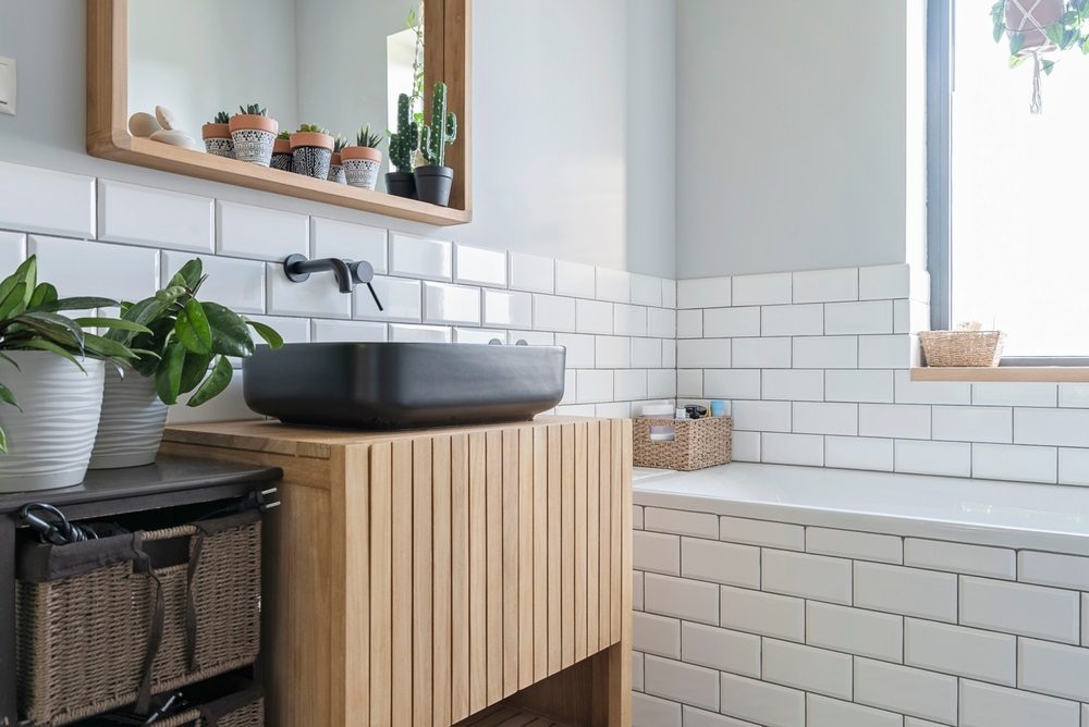 A detailed bathroom remodel checklist for a successful 2025 renovation.