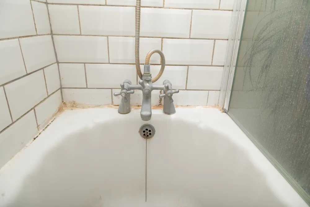  how to repair a cracked bathtub
